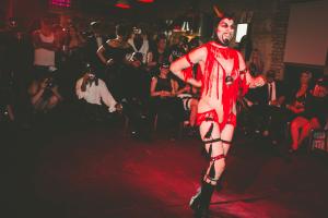 The-Fetishistas-Lash-Alejandra-Guerrero-11-Eyes-Wide-Shut-2016-08-27-Red-Rum (1)